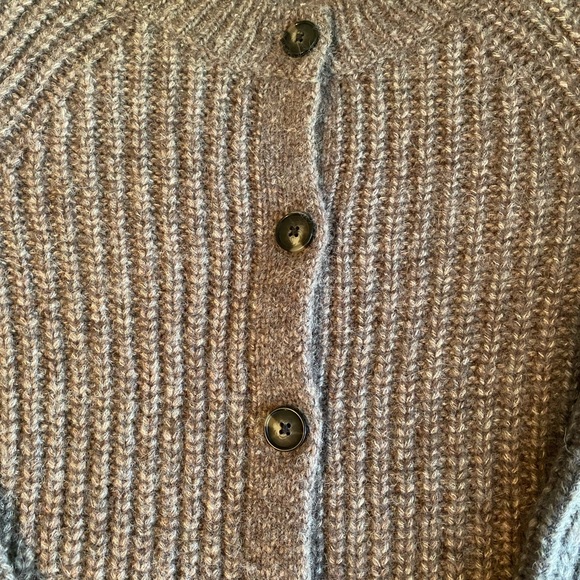 NWT Everlane Fisherman Cardigan in Cloud Size M - Picture 5 of 8